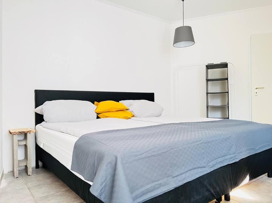 Zentrales Grosszuegiges Apartment Mit Dachterrasse! Bochum Buitenkant foto