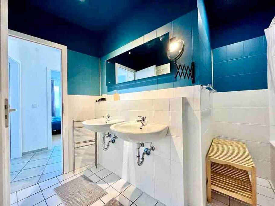 Zentrales Grosszuegiges Apartment Mit Dachterrasse! Bochum Buitenkant foto
