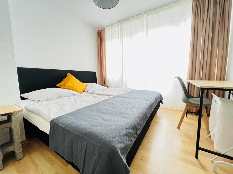 Zentrales Grosszuegiges Apartment Mit Dachterrasse! Bochum Buitenkant foto